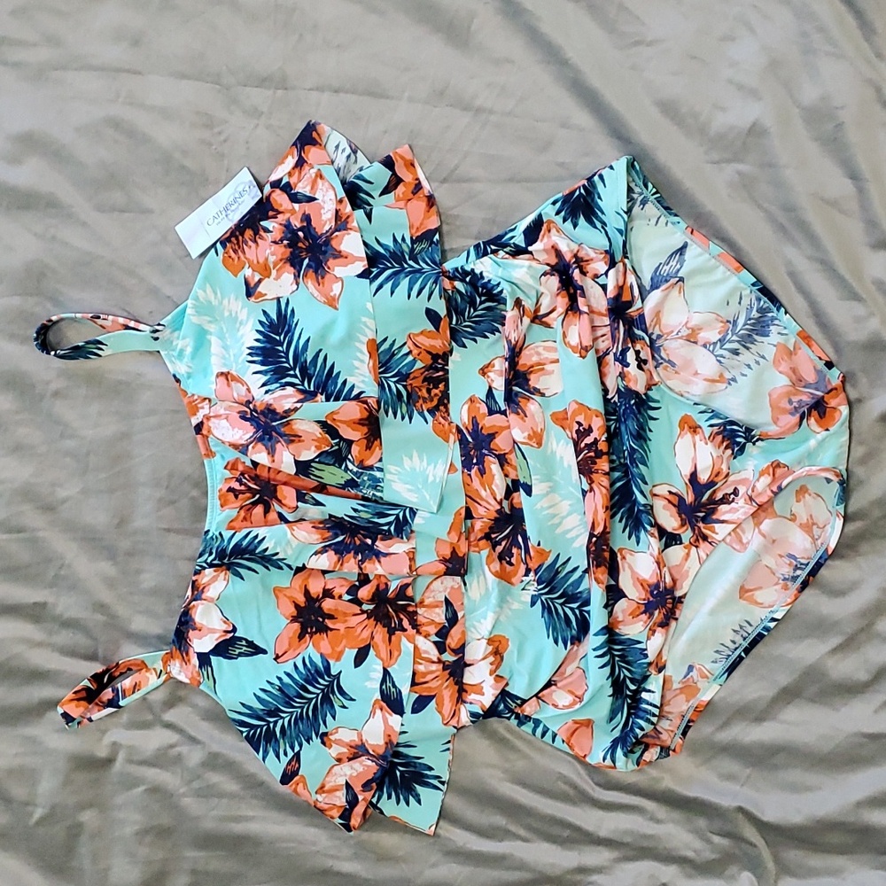 Size 22W beautiful aqua floral 1-piece swimsuit from Catherines. NEW with tags